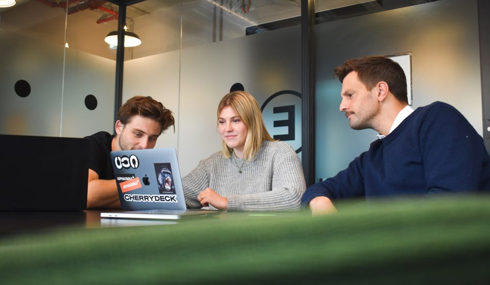 Cum să fii un bun ascultător și să construiești relații cu ceilalți